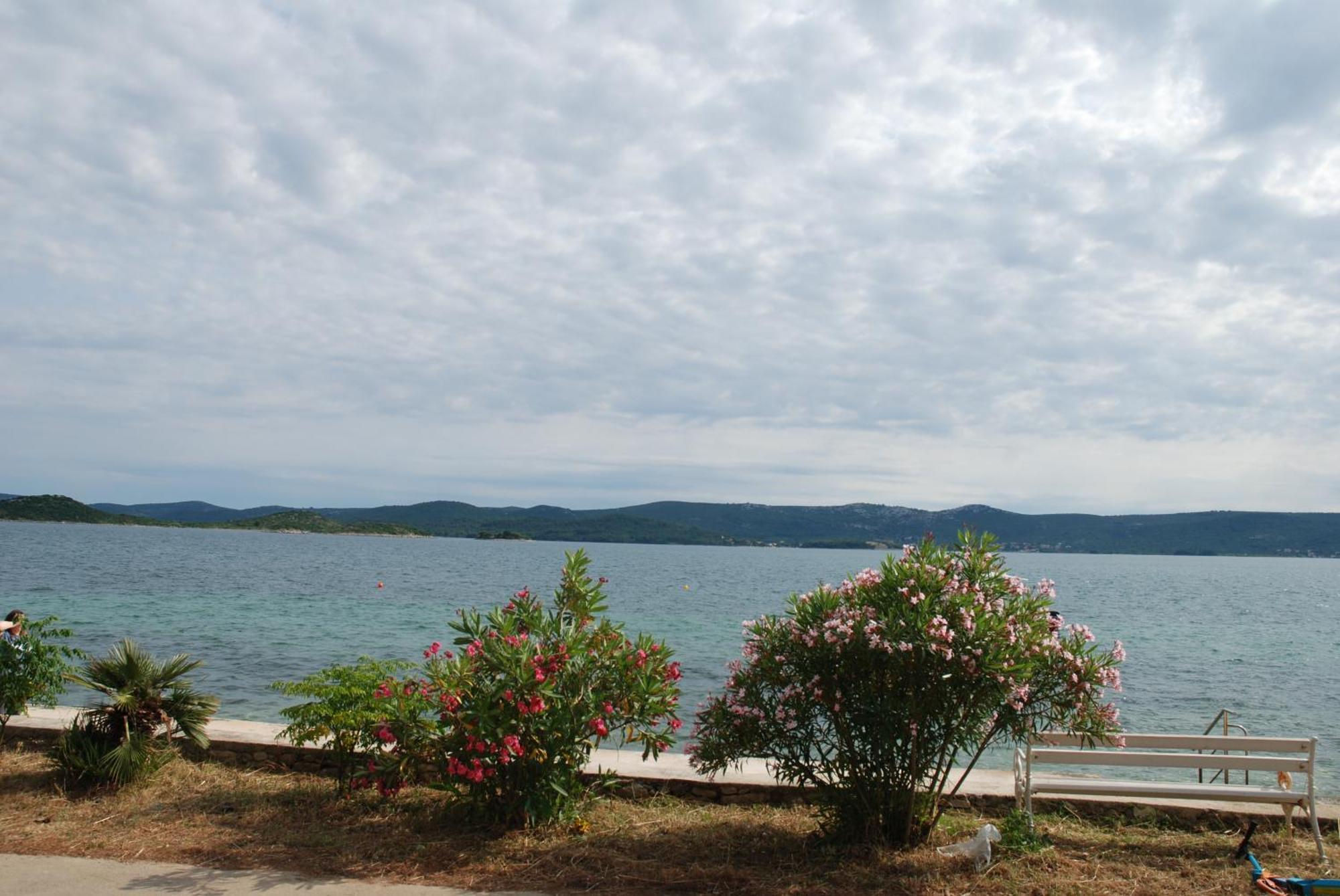 5 Meters From The Sea With Private Beach - 70M2 Colibri Sunset Apartments Sveti Petar  Eksteriør billede